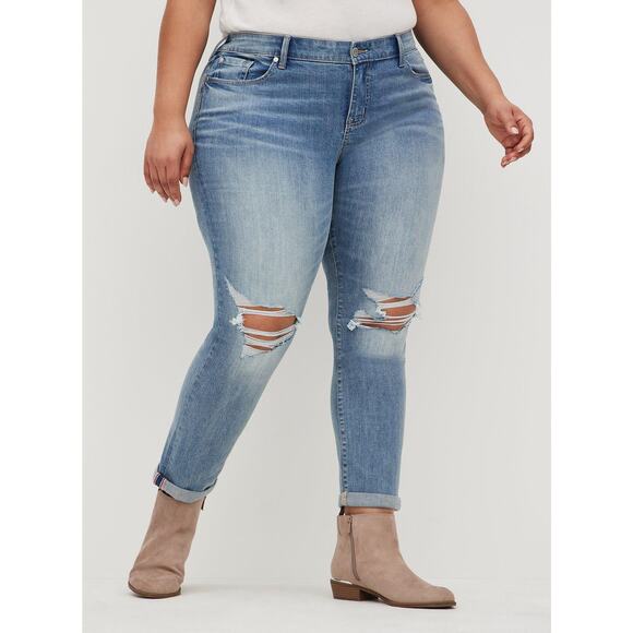 Torrid Jeans Womens 16W Boyfriend Straight Legs Rips Destruct Opt Cuffs Comfy - Picture 1 of 14
